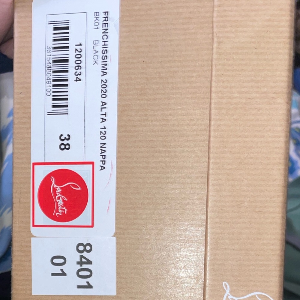 NEVER WARN. Christian Louboutin seasonal heels.